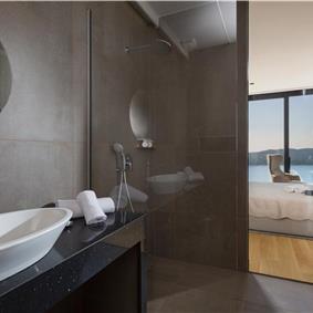 Luxury 5-Bedroom Sea-View Villa with Heated Infinity Pool in Orasac near Dubrovnik – Sleeps 10